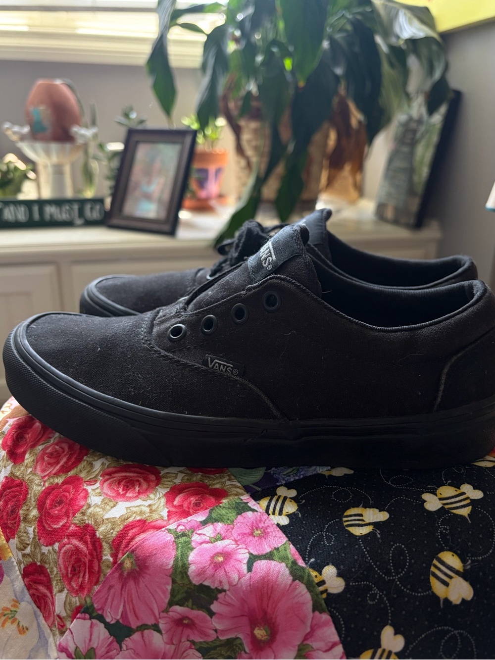 Vans Women’s Black Canvas Low-Top Sneakers - Picture 3 of 7